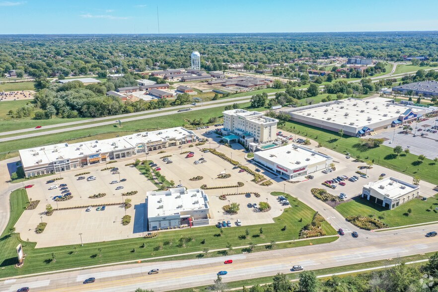 4201 Elmore Ave, Davenport, IA for sale - Building Photo - Image 1 of 1