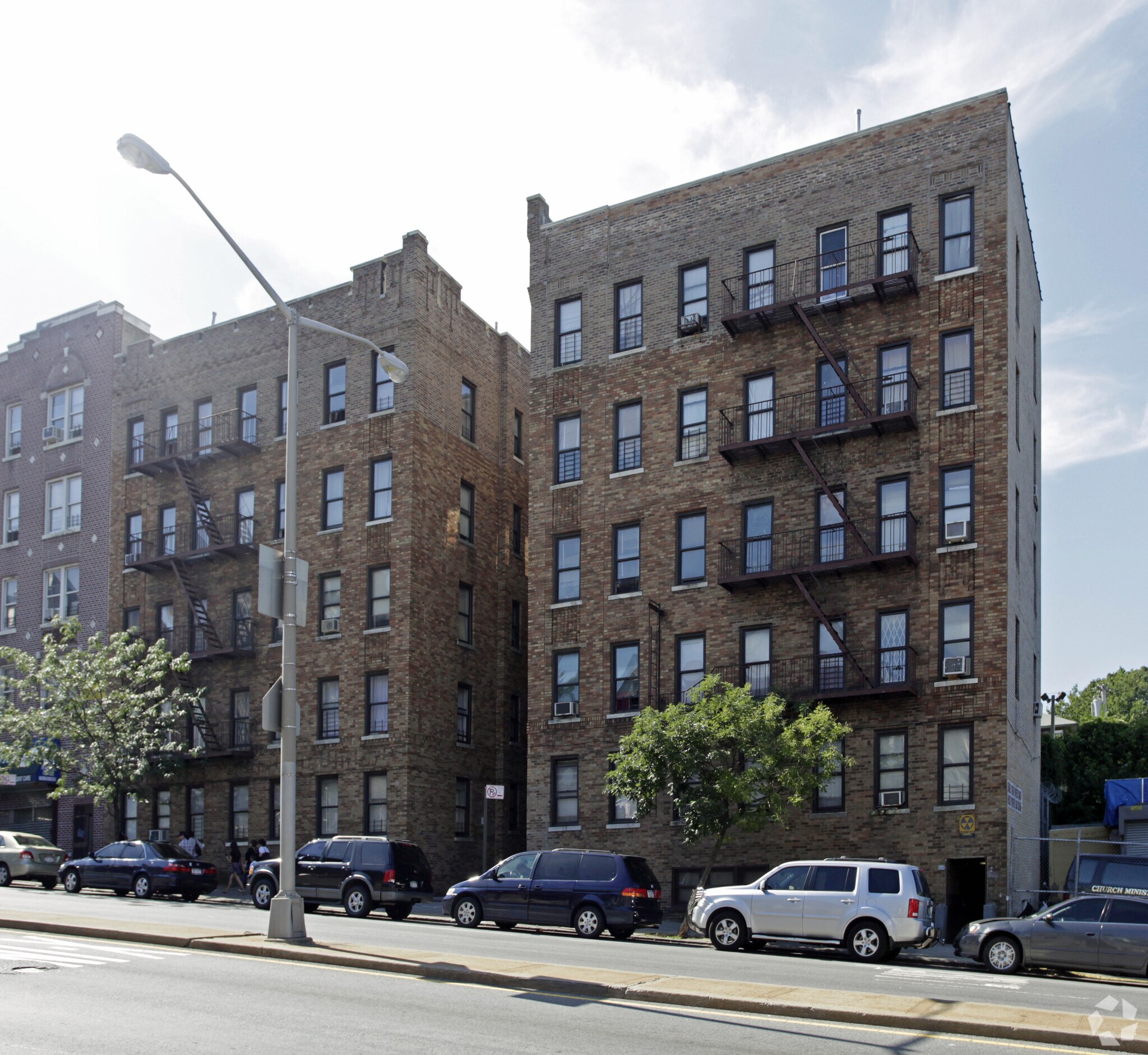 634 E 233rd St, Bronx, NY for sale Primary Photo- Image 1 of 1