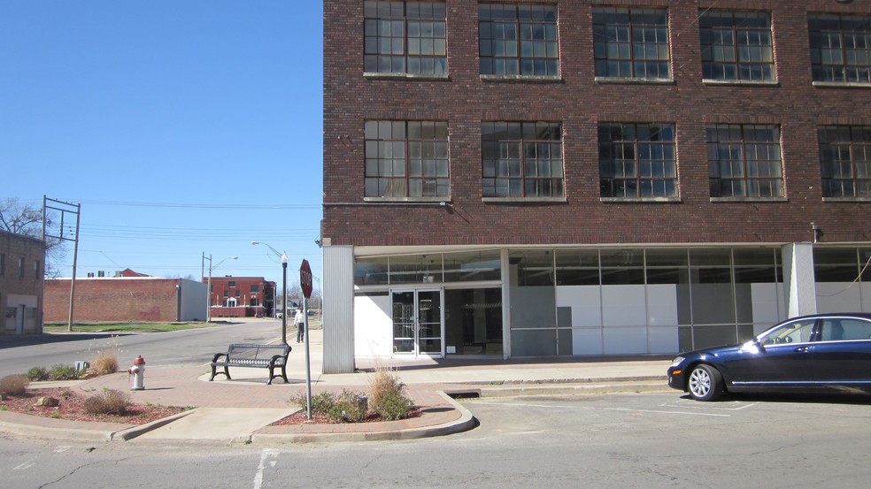 227 S Wewoka Ave, Wewoka, OK for sale - Building Photo - Image 1 of 1