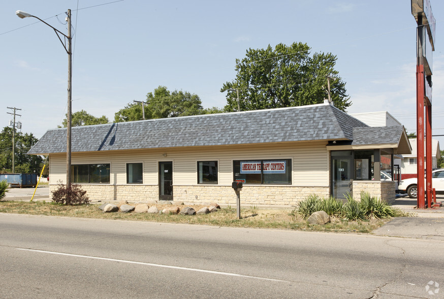 7107 N Wayne Rd, Westland, MI for lease - Building Photo - Image 2 of 3