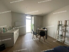 Office in Basse-Goulaine for sale Interior Photo- Image 1 of 8