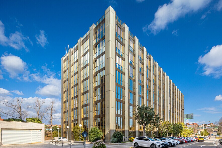 Office in Sant Just Desvern, Barcelona for lease - Primary Photo - Image 1 of 5