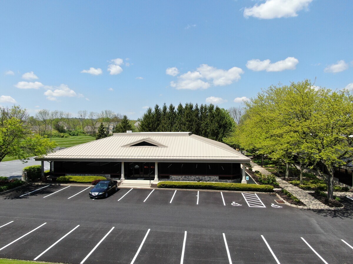 867 Berkshire Blvd, Wyomissing, PA 19610
