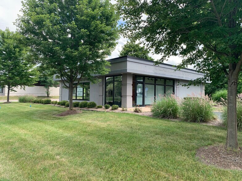 2421 Grand River Ave, Okemos, MI for sale - Building Photo - Image 1 of 1