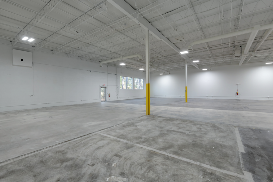 2160 Hills Ave NW, Atlanta, GA for lease - Building Photo - Image 3 of 7