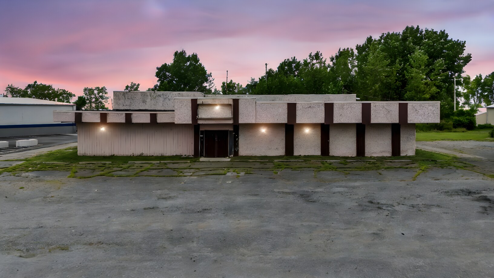 4876 W Erie Ave, Lorain, OH for sale Primary Photo- Image 1 of 1