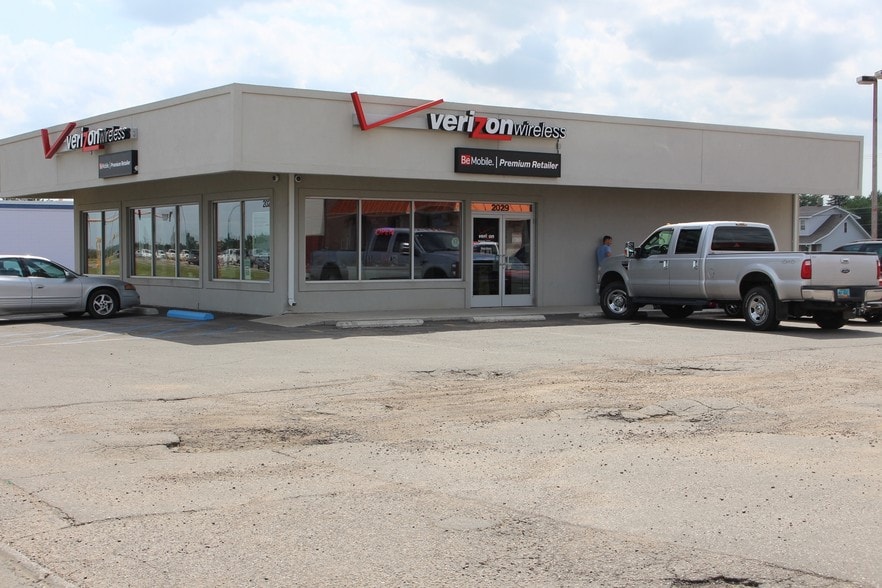 2029 N Broadway, Minot, ND for sale - Primary Photo - Image 1 of 1