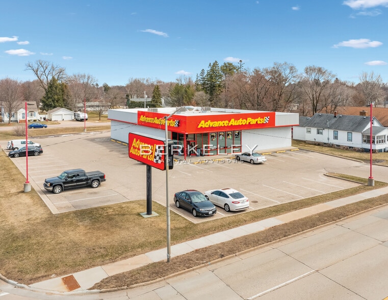 3011 8th St S, Wisconsin Rapids, WI for sale - Building Photo - Image 1 of 1