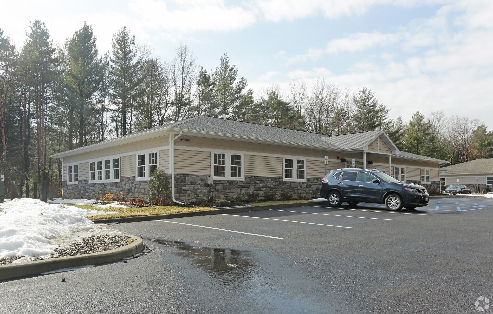 517 Moe Rd, Clifton Park, NY 12065