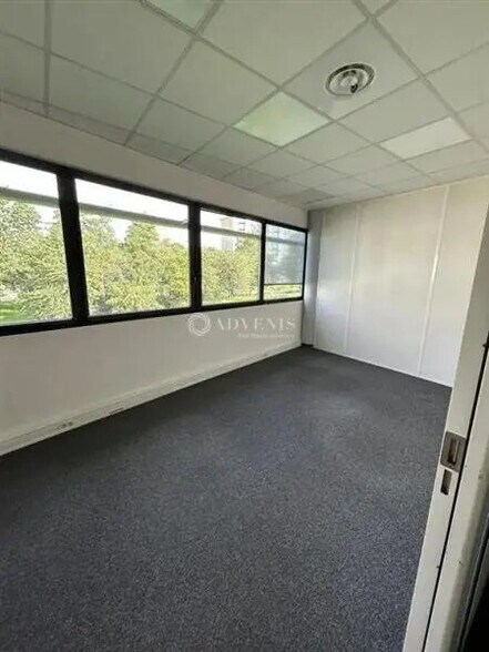 Office in Metz for lease - Interior Photo - Image 2 of 7