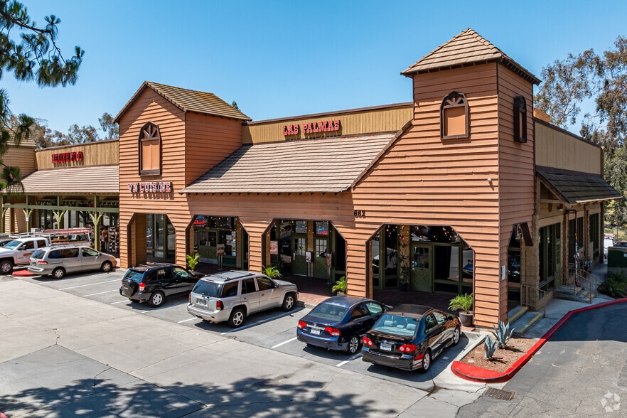 552-670 W Arrow Hwy, San Dimas, CA for lease - Building Photo - Image 2 of 6