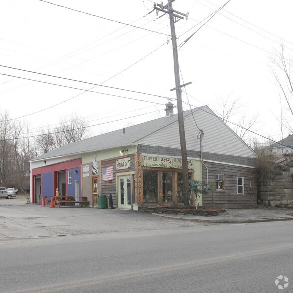 243 W Housatonic St, Pittsfield, MA 01201