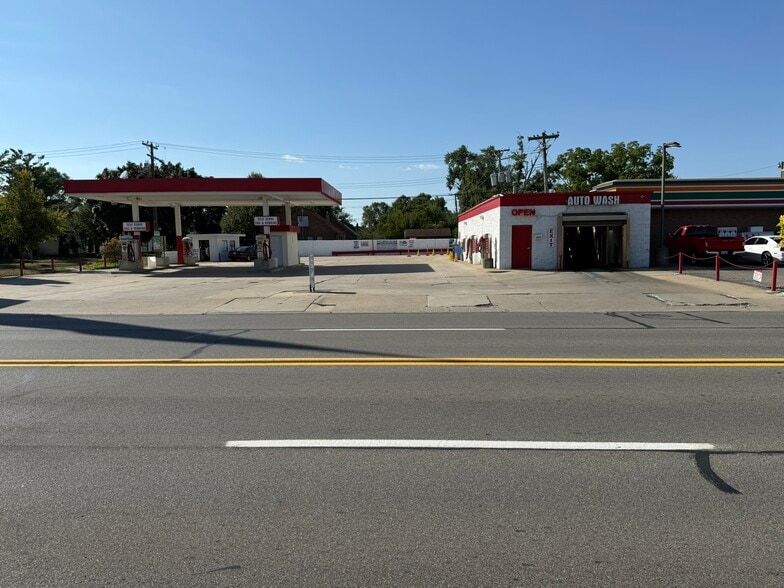 3515 Twelve Mile Rd, Berkley, MI for lease - Building Photo - Image 2 of 4