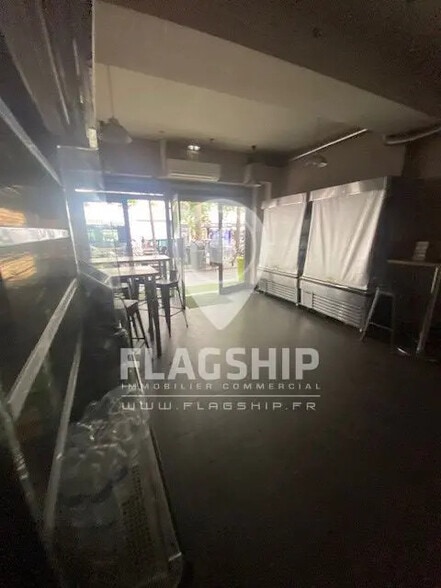 Retail in Montreuil for lease - Building Photo - Image 2 of 9