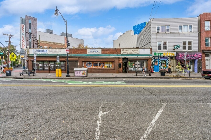 306-310 Newark Ave, Jersey City, NJ for sale - Building Photo - Image 1 of 7