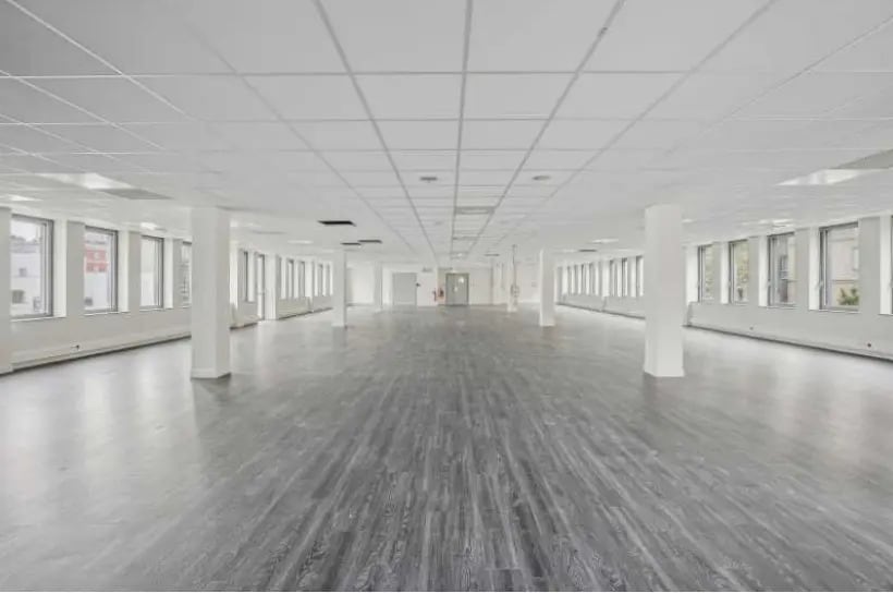 Office in Clichy for lease - Building Photo - Image 1 of 8