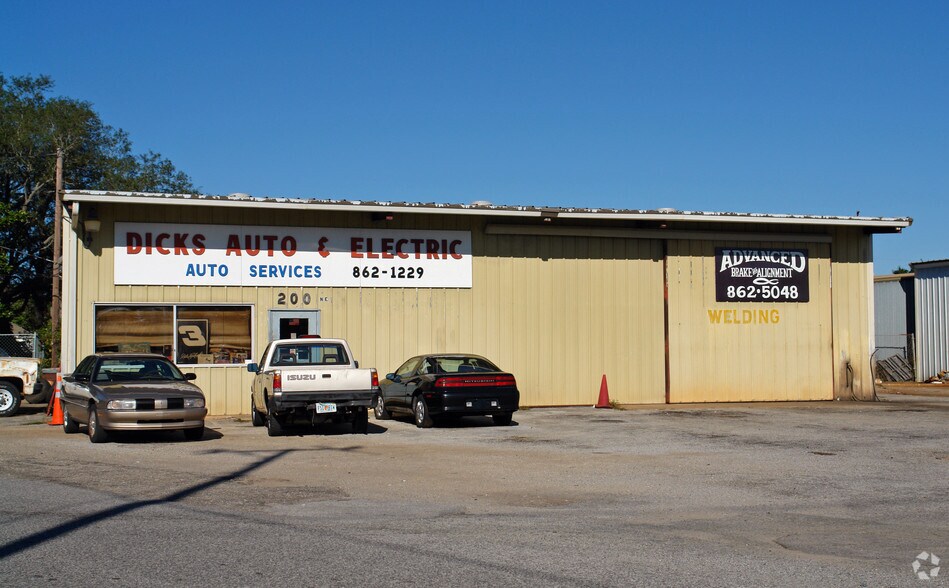 200 Racetrack Rd, Fort Walton Beach, FL for sale - Primary Photo - Image 1 of 1