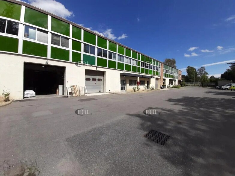 Flex in Les Ulis for lease - Building Photo - Image 2 of 2