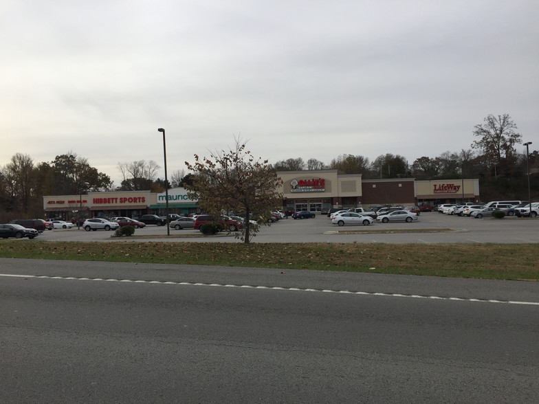 379 W Jackson St, Cookeville, TN, 38501 - Retail Space For Lease ...