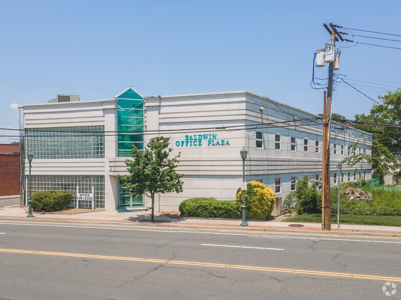 865 Merrick Rd, Baldwin, NY for sale - Primary Photo - Image 1 of 1