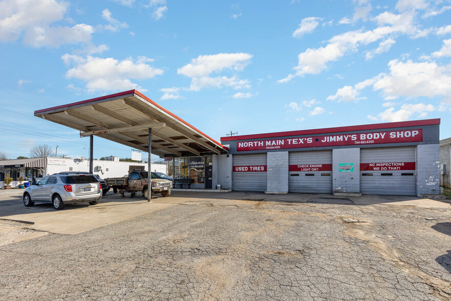 1041 N Main St, Mooresville, NC for sale - Building Photo - Image 1 of 16