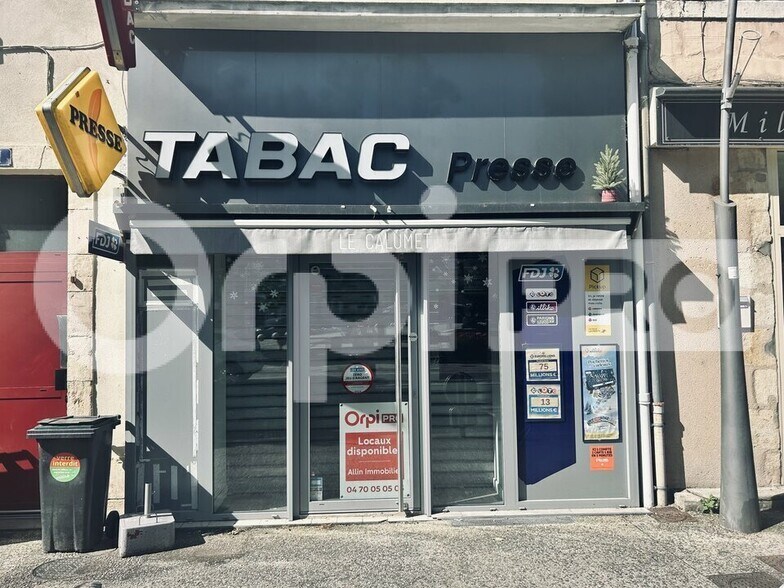 Retail in Montluçon for lease - Building Photo - Image 1 of 7
