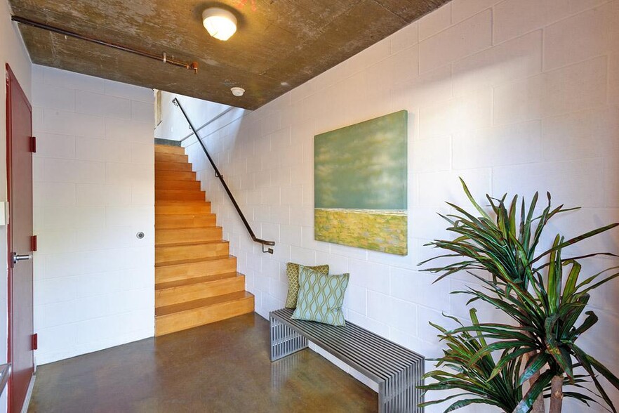 1113 Electric Ave, Venice, CA for lease - Interior Photo - Image 2 of 21