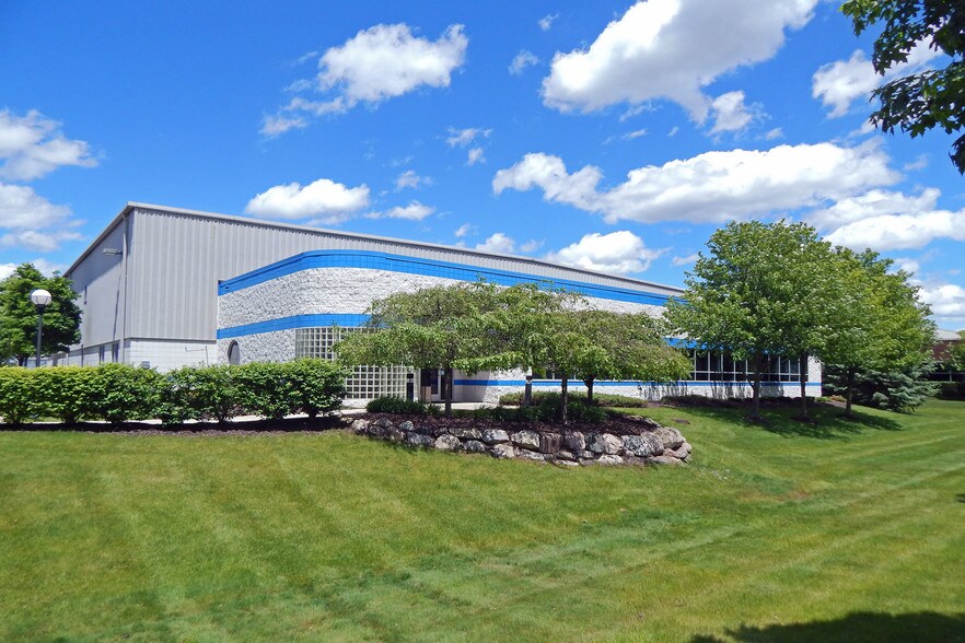 50695 Varsity Ct, Wixom, MI 48393