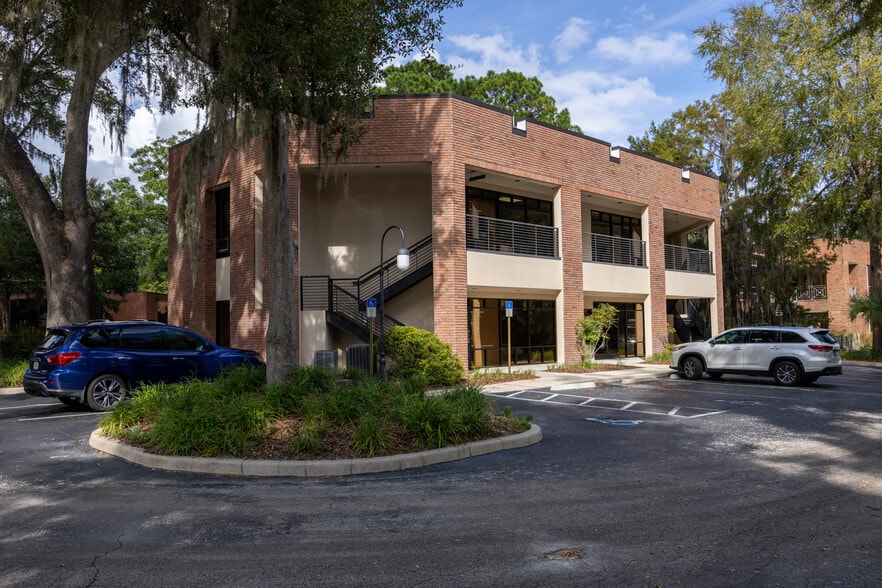 2750 NW 43rd St, Gainesville, FL for lease - Building Photo - Image 1 of 32