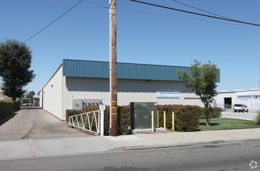 909 N Emerald Ave, Modesto, CA for lease - Building Photo - Image 2 of 5