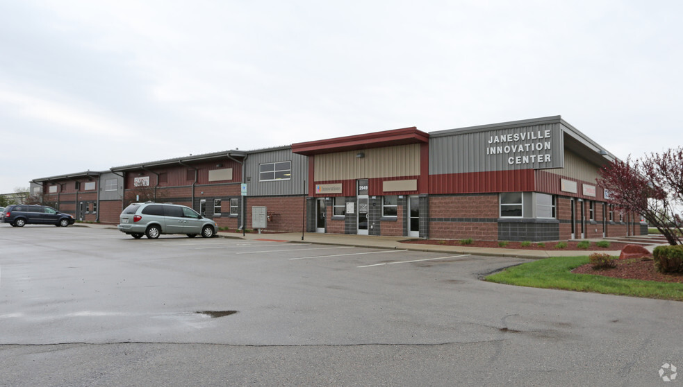 2949 Venture Dr, Janesville, WI for lease - Building Photo - Image 3 of 7