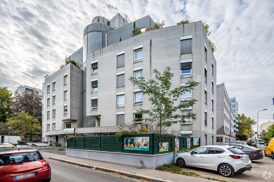 Office in Lyon for sale - Building Photo - Image 2 of 4