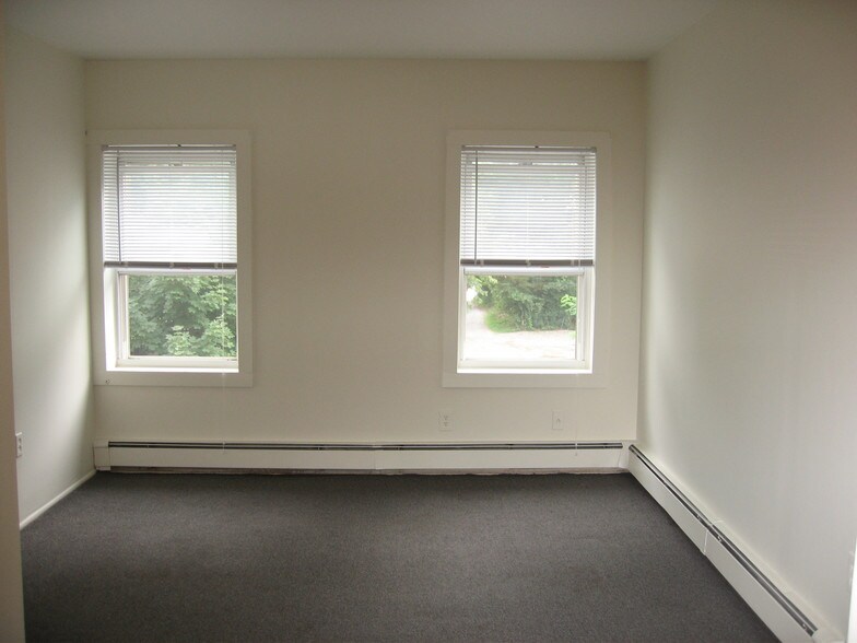 107 Main St, Cold Spring, NY for sale - Interior Photo - Image 1 of 1