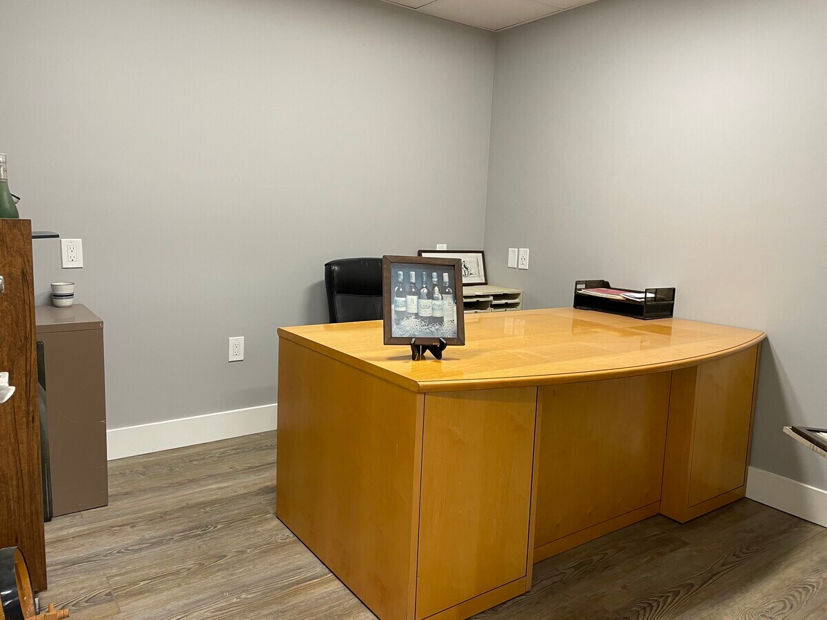 18 Danville Rd, Plaistow, NH 03865