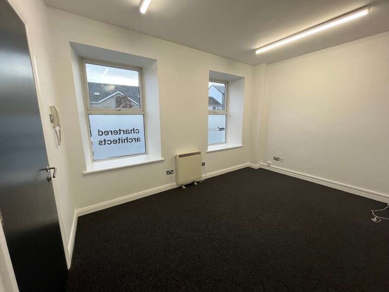 14 Broad St, Magherafelt for lease - Building Photo - Image 2 of 3