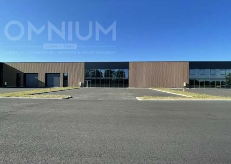 Office in Ambérieux for lease - Building Photo - Image 2 of 8