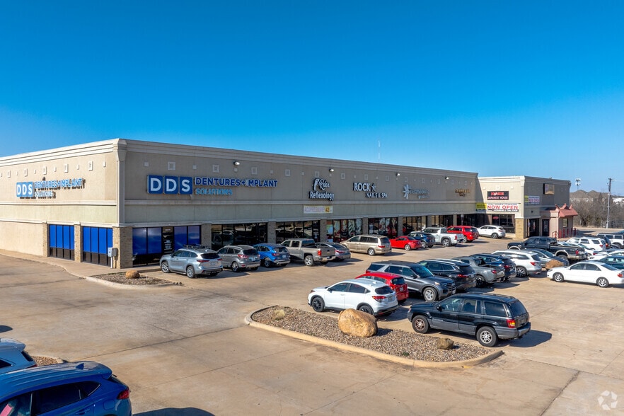 3916 Call Field Rd, Wichita Falls, TX for sale - Building Photo - Image 2 of 8