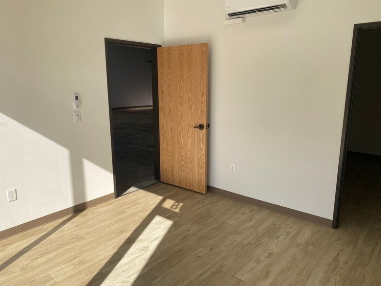 800 Secretary Dr, Arlington, TX for lease - Interior Photo - Image 3 of 6