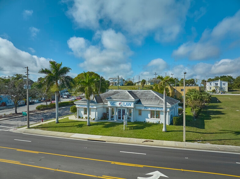 1001 N US Highway 1, Fort Pierce, FL for lease - Building Photo - Image 1 of 16