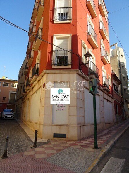 Retail in Alicante for sale - Building Photo - Image 2 of 6