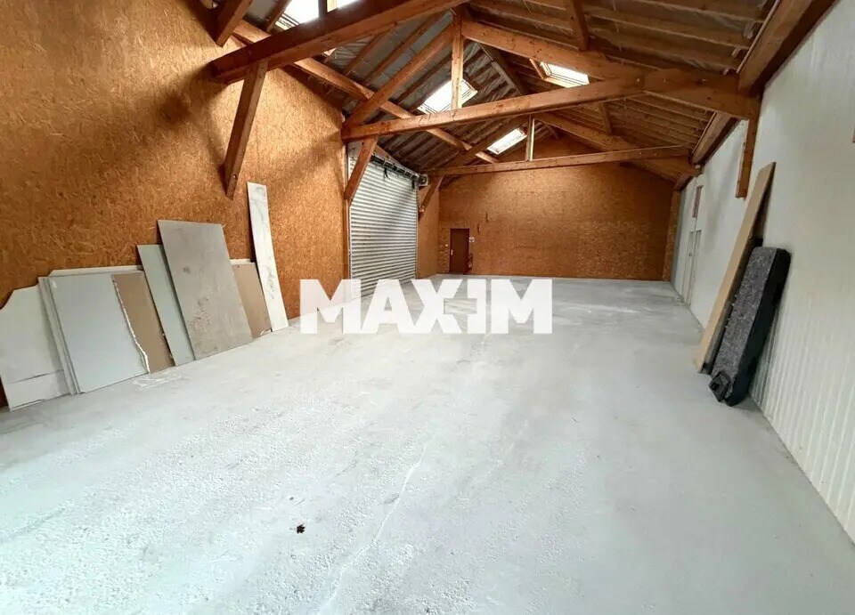 Location Local d'activités 440 m² - Photo 1