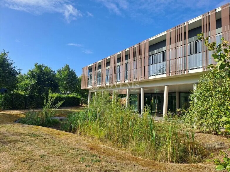 Office in Carquefou for lease - Building Photo - Image 1 of 12