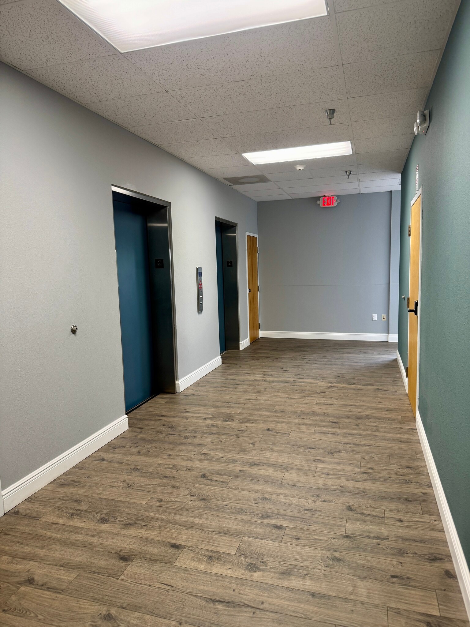 7601-7625 Little Rd, New Port Richey, FL for lease Interior Photo- Image 1 of 3