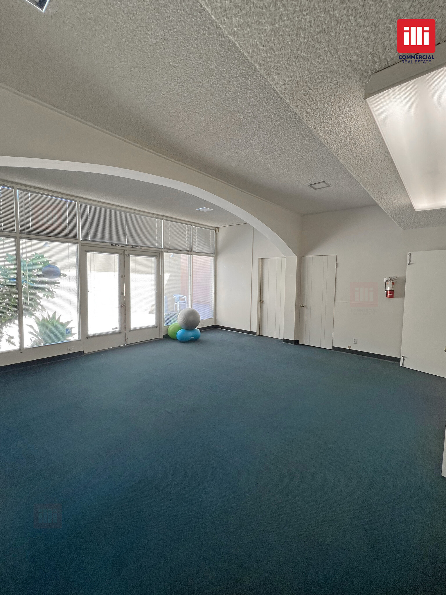 14252 Ventura Blvd, Sherman Oaks, CA for lease Interior Photo- Image 1 of 5