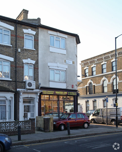 29 St Marks Rise, London for lease - Primary Photo - Image 1 of 3