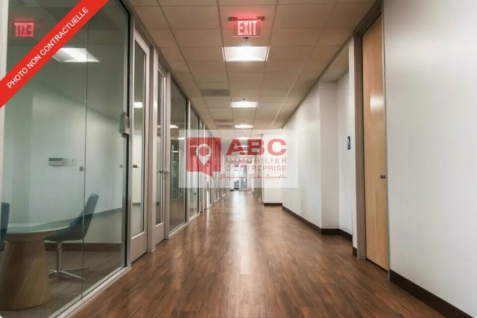 Office in  for lease Interior Photo- Image 1 of 4