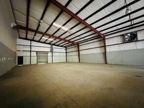 645-647 Red Oak Rd, Stockbridge, GA for lease Building Photo- Image 1 of 12