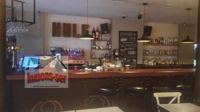 Retail in Barcelona, Barcelona for lease Interior Photo- Image 1 of 7