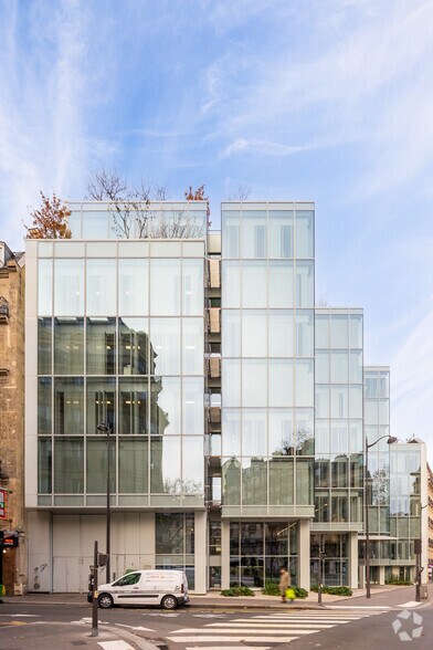 Coworking Space in Paris for lease - Building Photo - Image 2 of 8