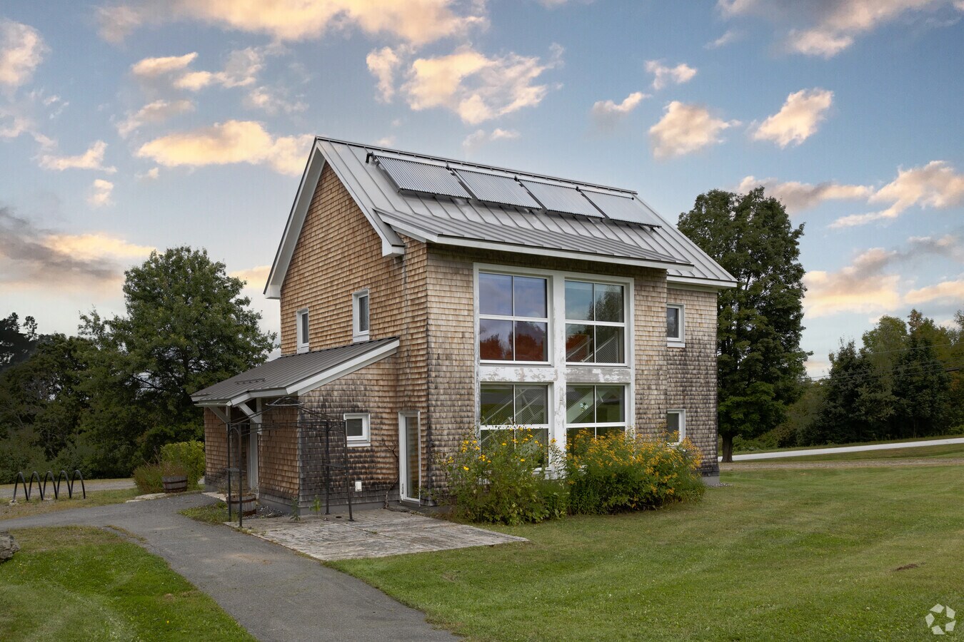 90 Quaker Hill Rd, Unity, ME 04988 The 90 Quaker Hill Road Campus